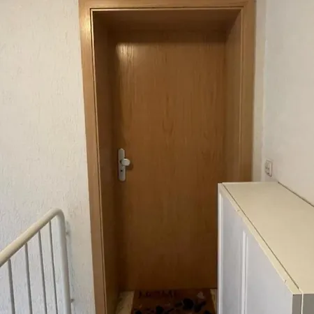 Moderne Und Zentrale Dachgeschosswohnung In Duisbourg