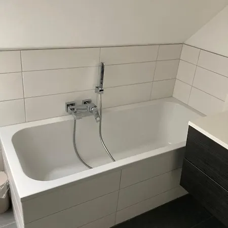 Moderne Und Zentrale Dachgeschosswohnung In Apartment Duisburg