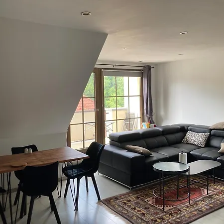 Moderne Und Zentrale Dachgeschosswohnung In Apartment *