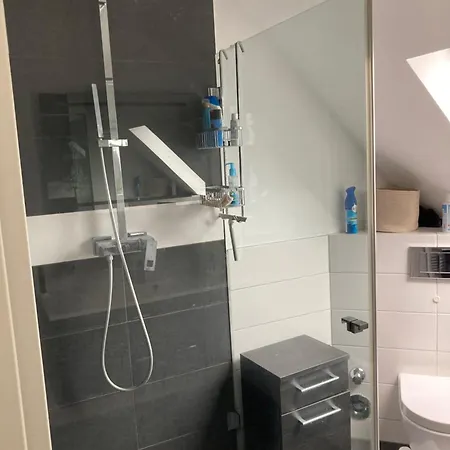 Moderne Und Zentrale Dachgeschosswohnung In Appartement Duisbourg
