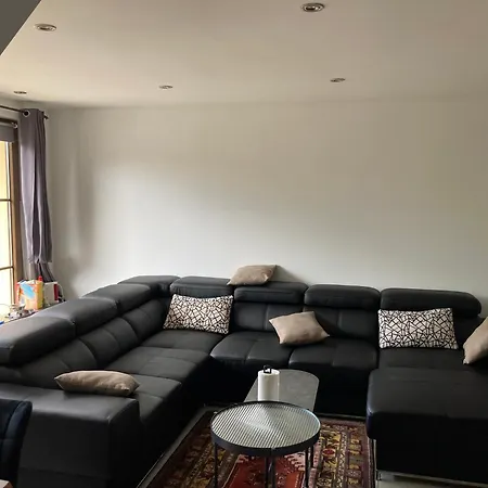 Apartment Moderne Und Zentrale Dachgeschosswohnung In Duisburg